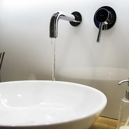 Apartament Przyjemny Apartament Z Widokiem Na Odre I Parkingiem Wrocław