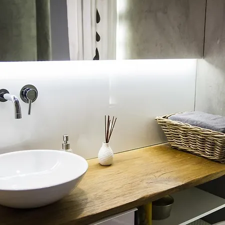 Apartament Przyjemny Apartament Z Widokiem Na Odre I Parkingiem *